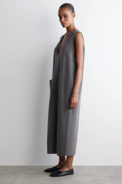 MIDIKLEID AUS GEKOCHTER WOLLE
