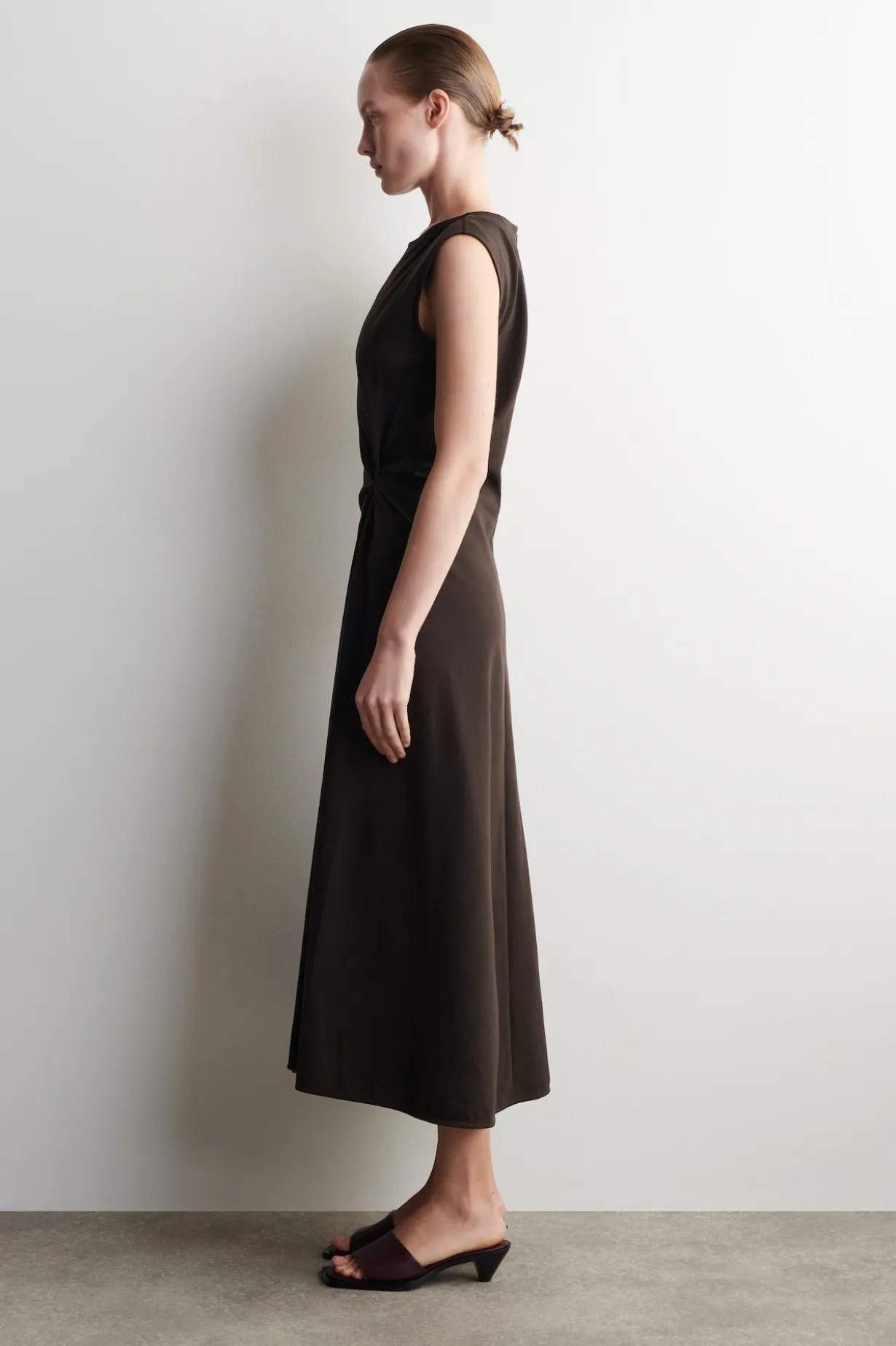 MIDIKLEID AUS JERSEY MIT TWIST-DETAIL