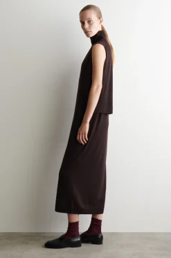 MIDIKLEID AUS MERINOWOLLE MIT ROLLKRAGEN