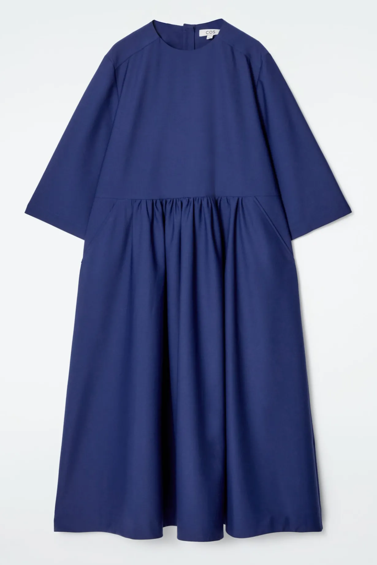 MIDIKLEID AUS WOLL-MIX MIT RAFFUNGEN