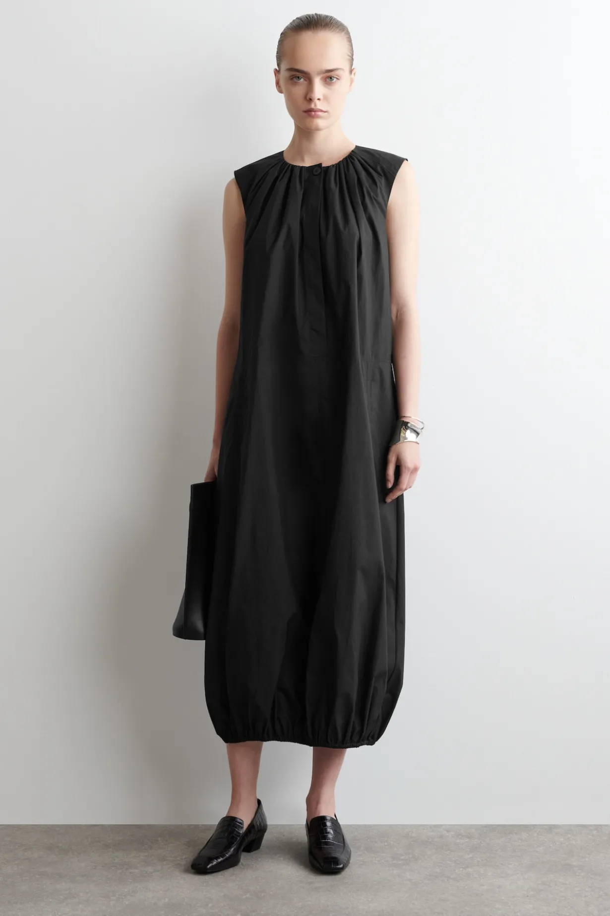 MIDIKLEID MIT BUBBLE-SAUM