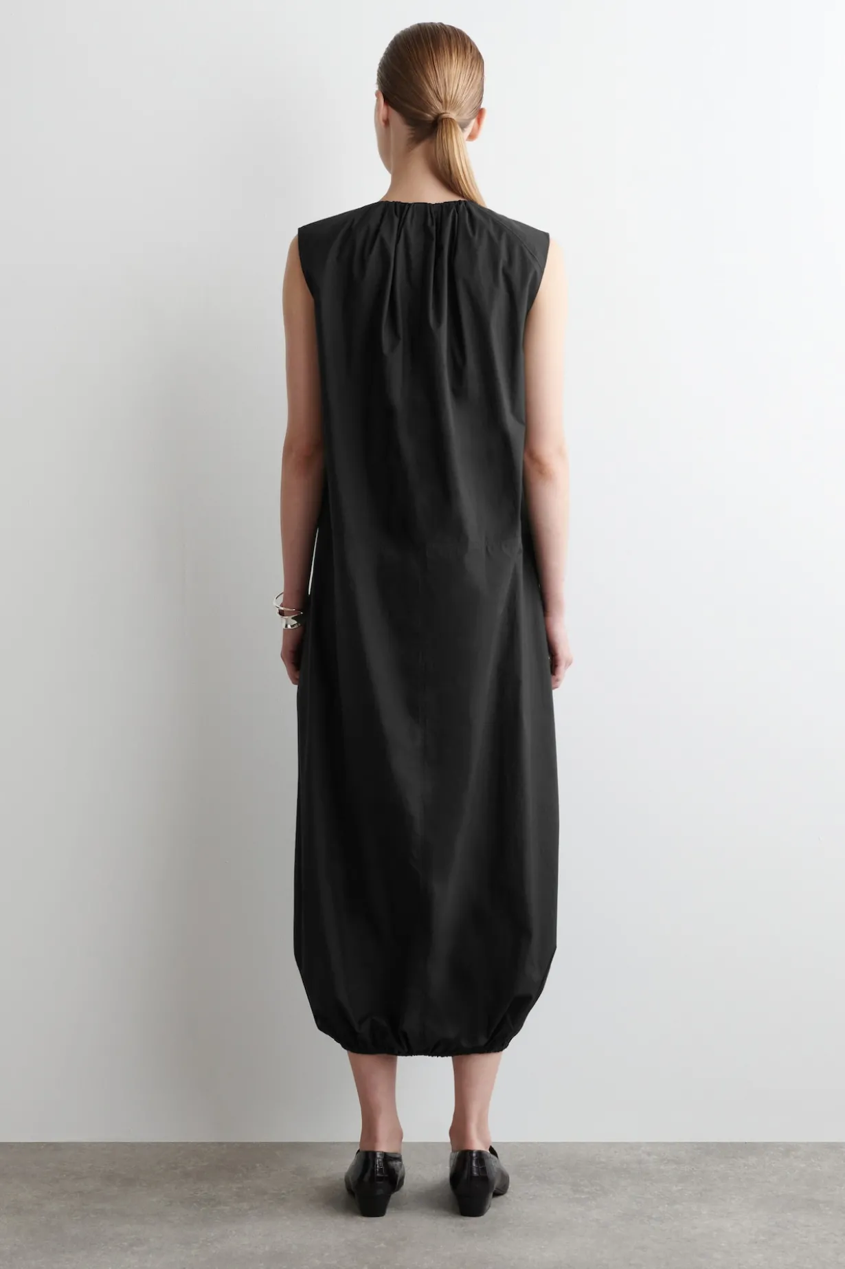 MIDIKLEID MIT BUBBLE-SAUM
