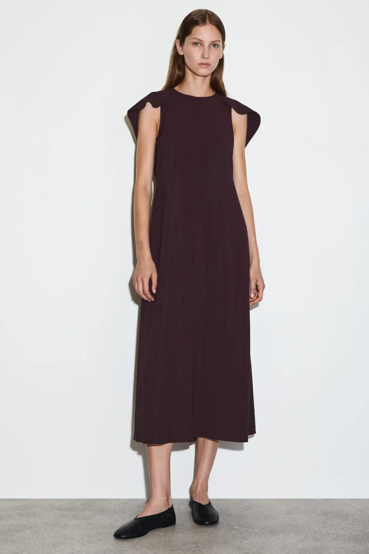 MIDIKLEID MIT CAPE-ÄRMELN