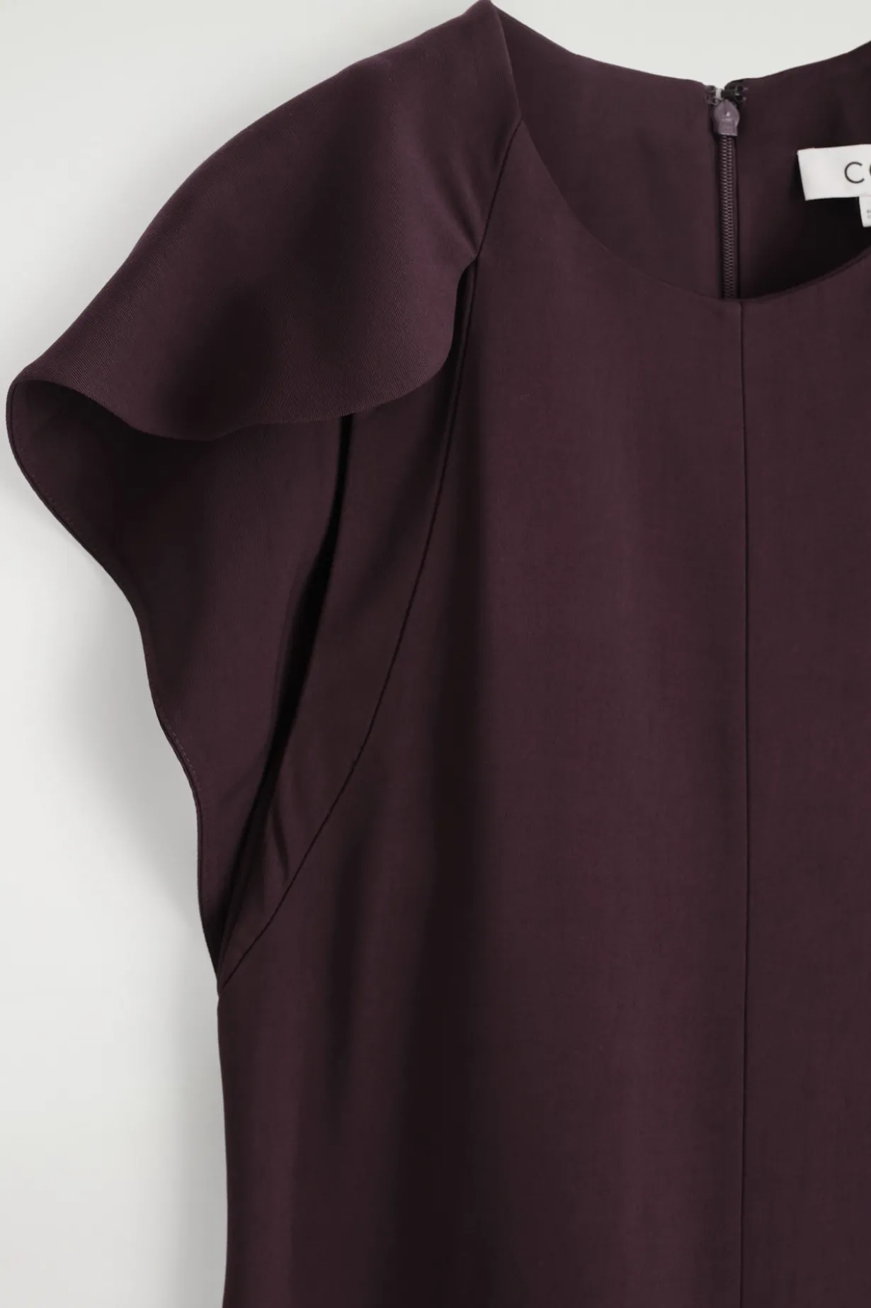 MIDIKLEID MIT CAPE-ÄRMELN