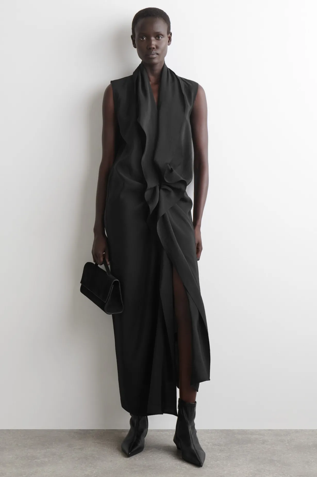 MIDIKLEID MIT DRAPIERUNG UND VOLANTS
