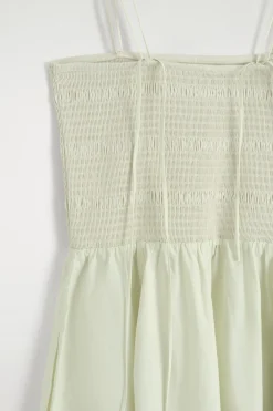 MIDIKLEID MIT SMOKDETAILS