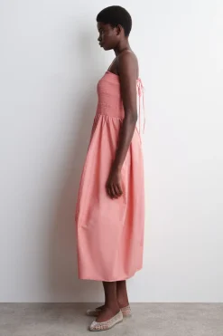 MIDIKLEID MIT SMOKDETAILS