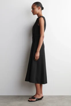 MIDIKLEID MIT TWIST-DETAIL