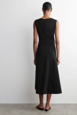MIDIKLEID MIT TWIST-DETAIL
