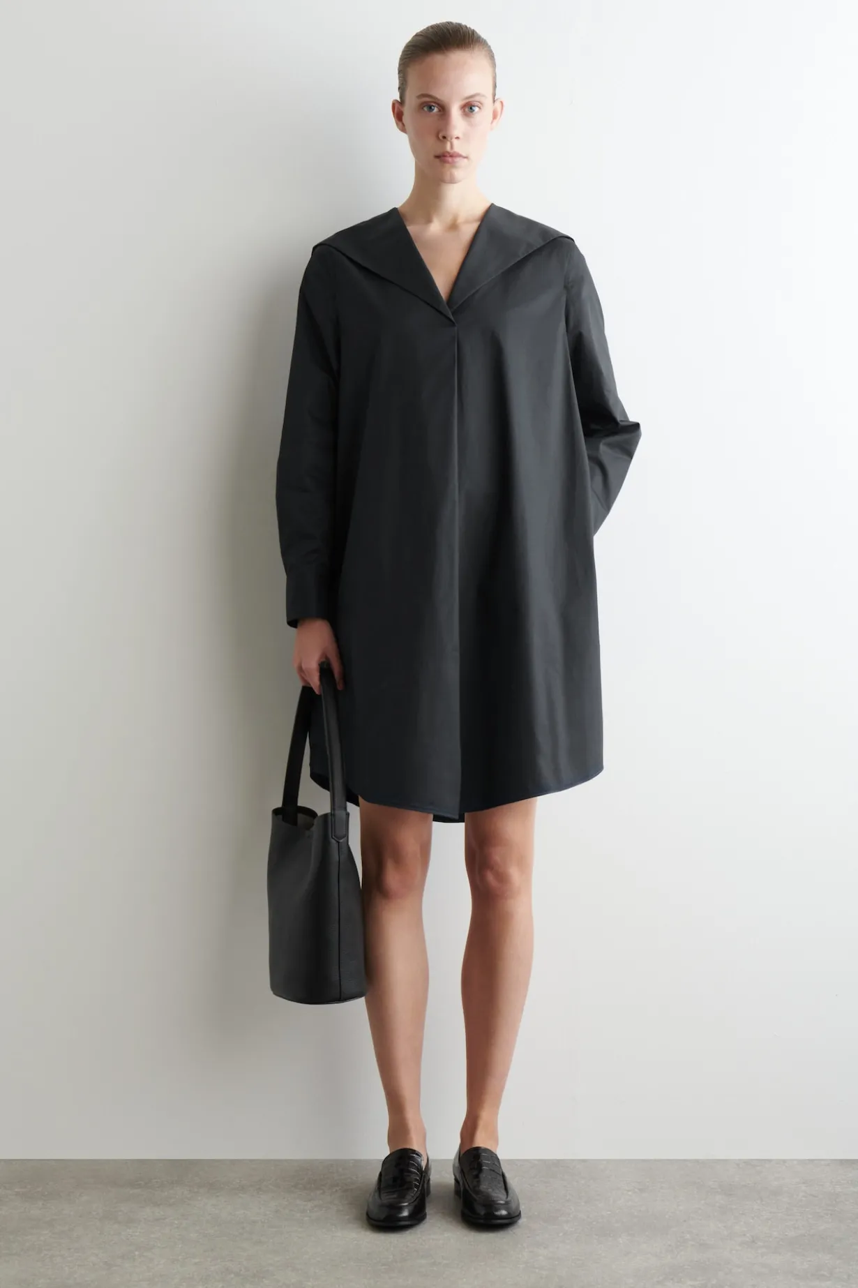 MINIKLEID AUS BAUMWOLLE MIT MATROSENKRAGEN