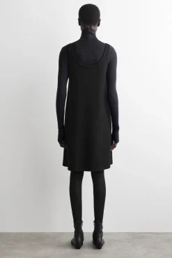 MINIKLEID AUS KOCHWOLLE IN A-LINIE