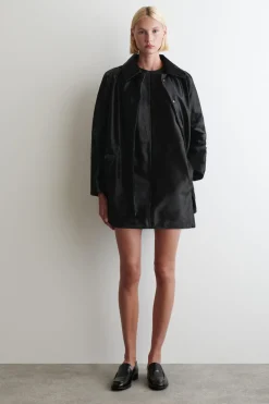MINIKLEID AUS LEDER MIT PONYHAAR-EFFEKT
