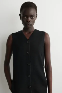 MINIKLEID AUS MERINOWOLLE MIT KNÖPFEN