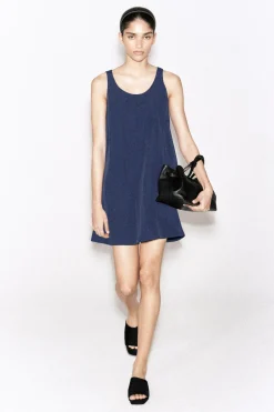 MINIKLEID AUS NYLON MIT JERSEYEINSÄTZEN