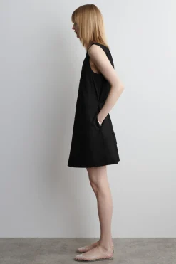MINIKLEID AUS PIMA-BIOBAUMWOLLE MIT KNÖPFEN
