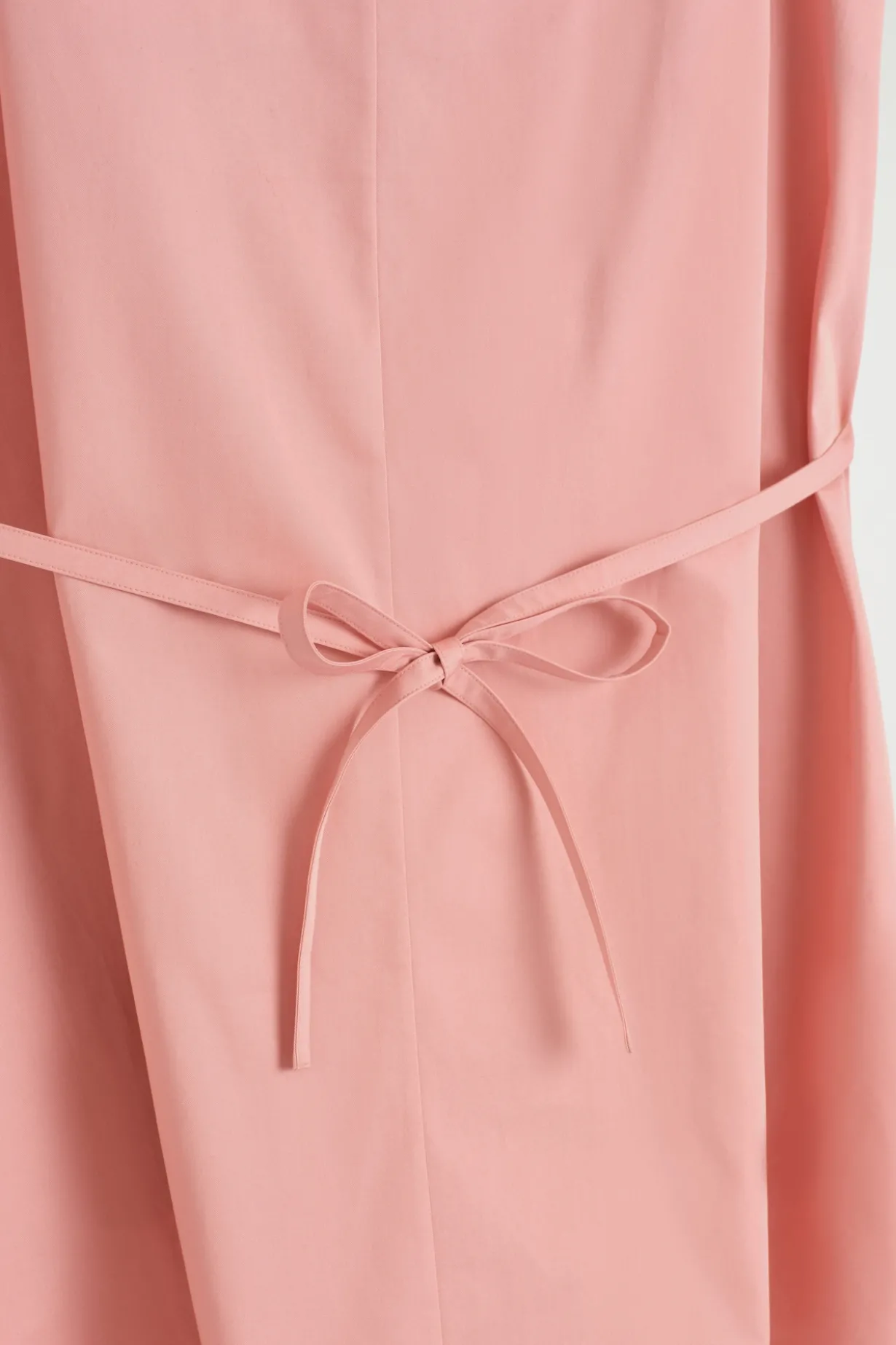 MINIKLEID AUS PIMA-BIOBAUMWOLLE MIT KNÖPFEN
