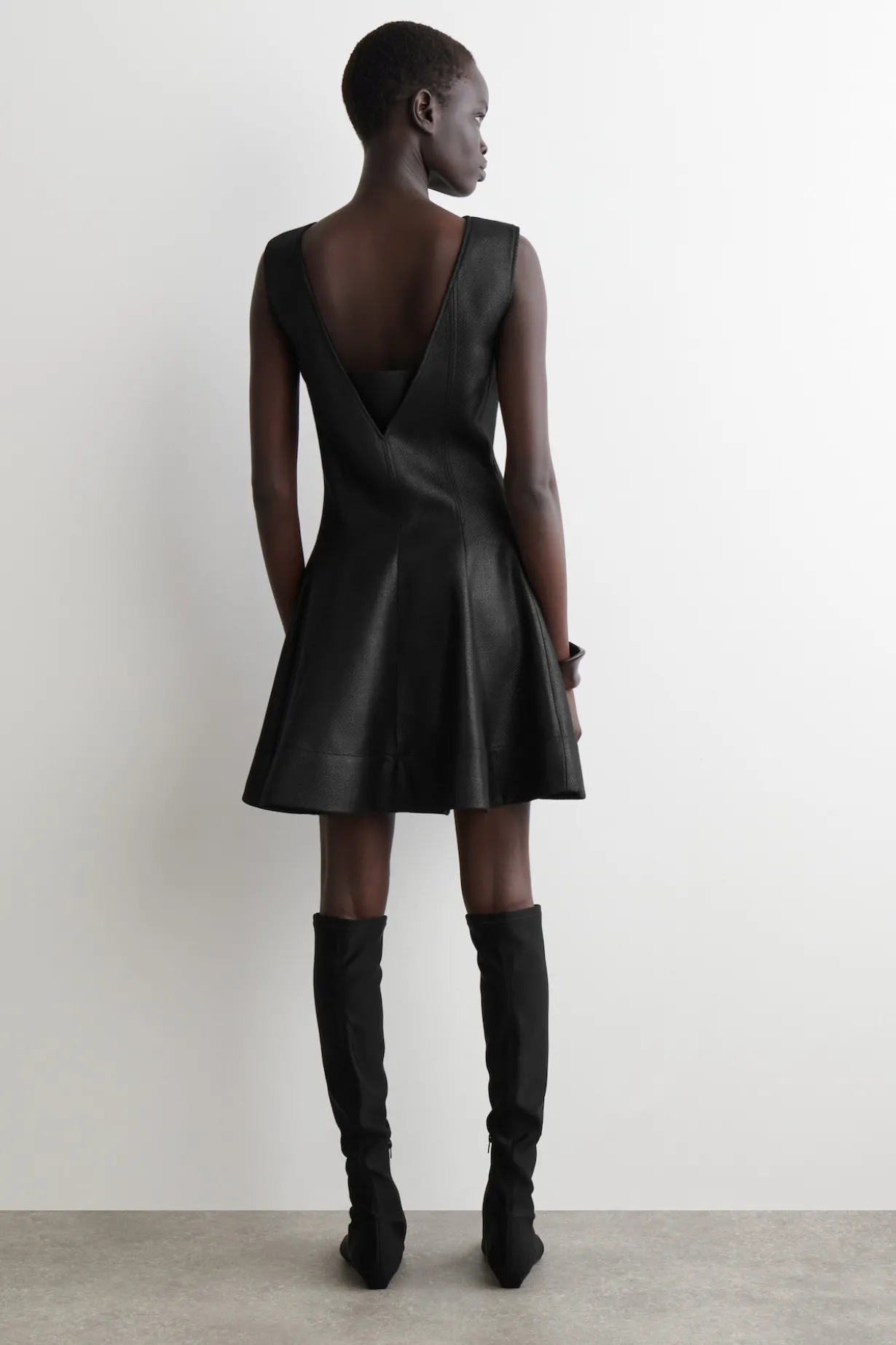 MINIKLEID AUS WOLL-MIX IN METALLIC-OPTIK