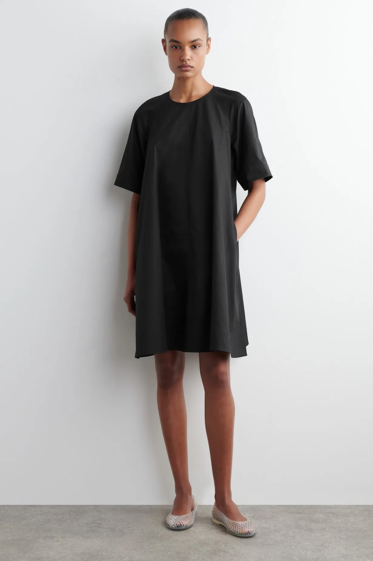 MINIKLEID IN A-LINIE MIT BINDEDETAIL