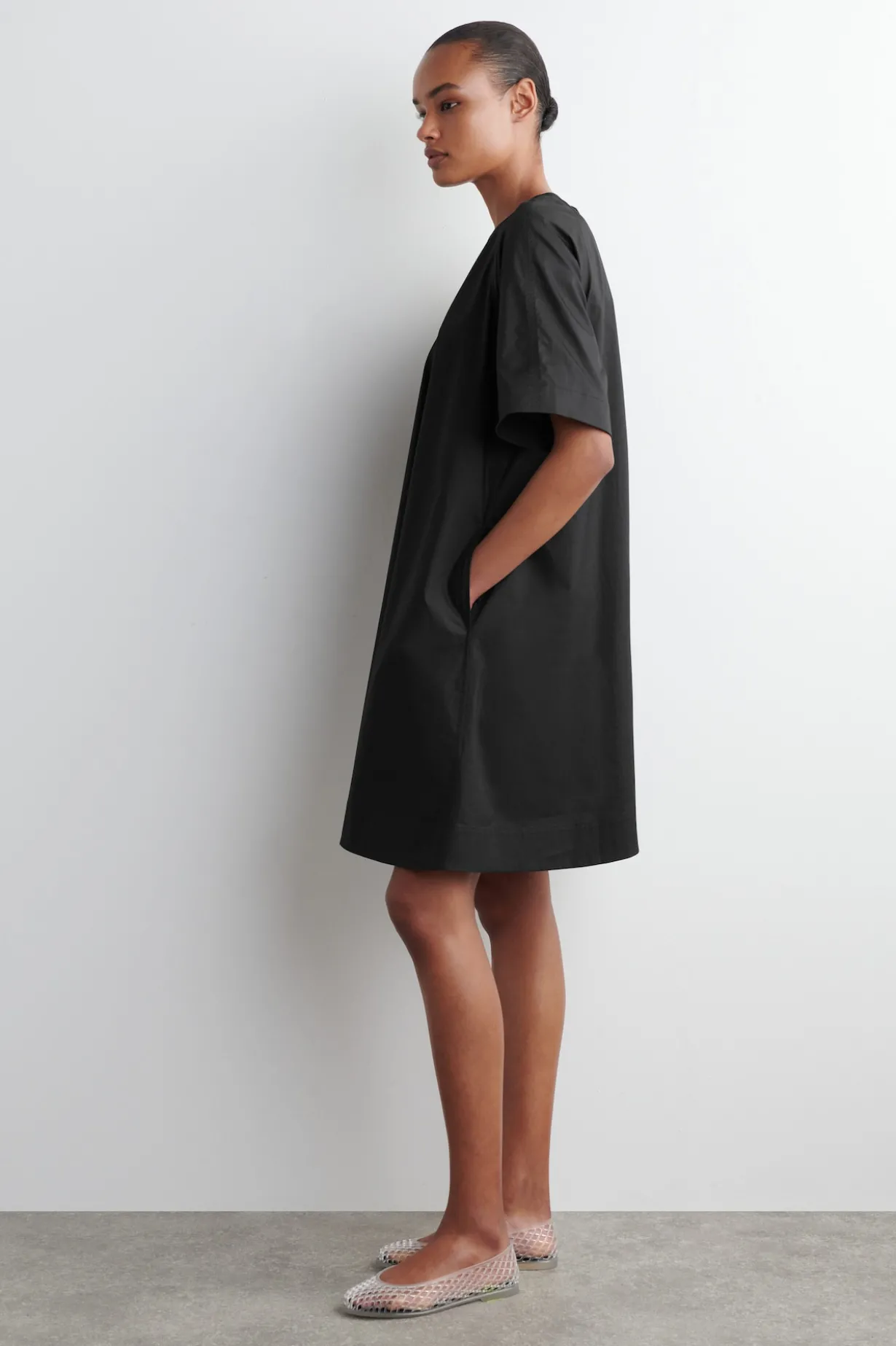 MINIKLEID IN A-LINIE MIT BINDEDETAIL