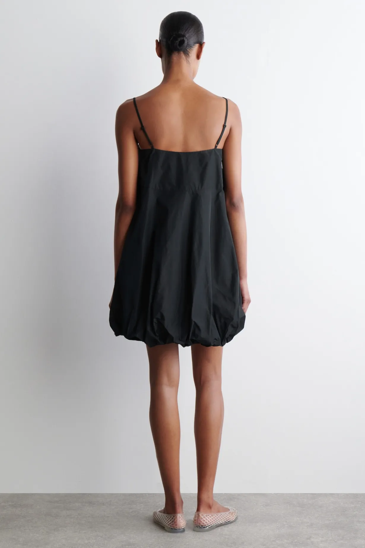 MINIKLEID MIT BUBBLE-SAUM