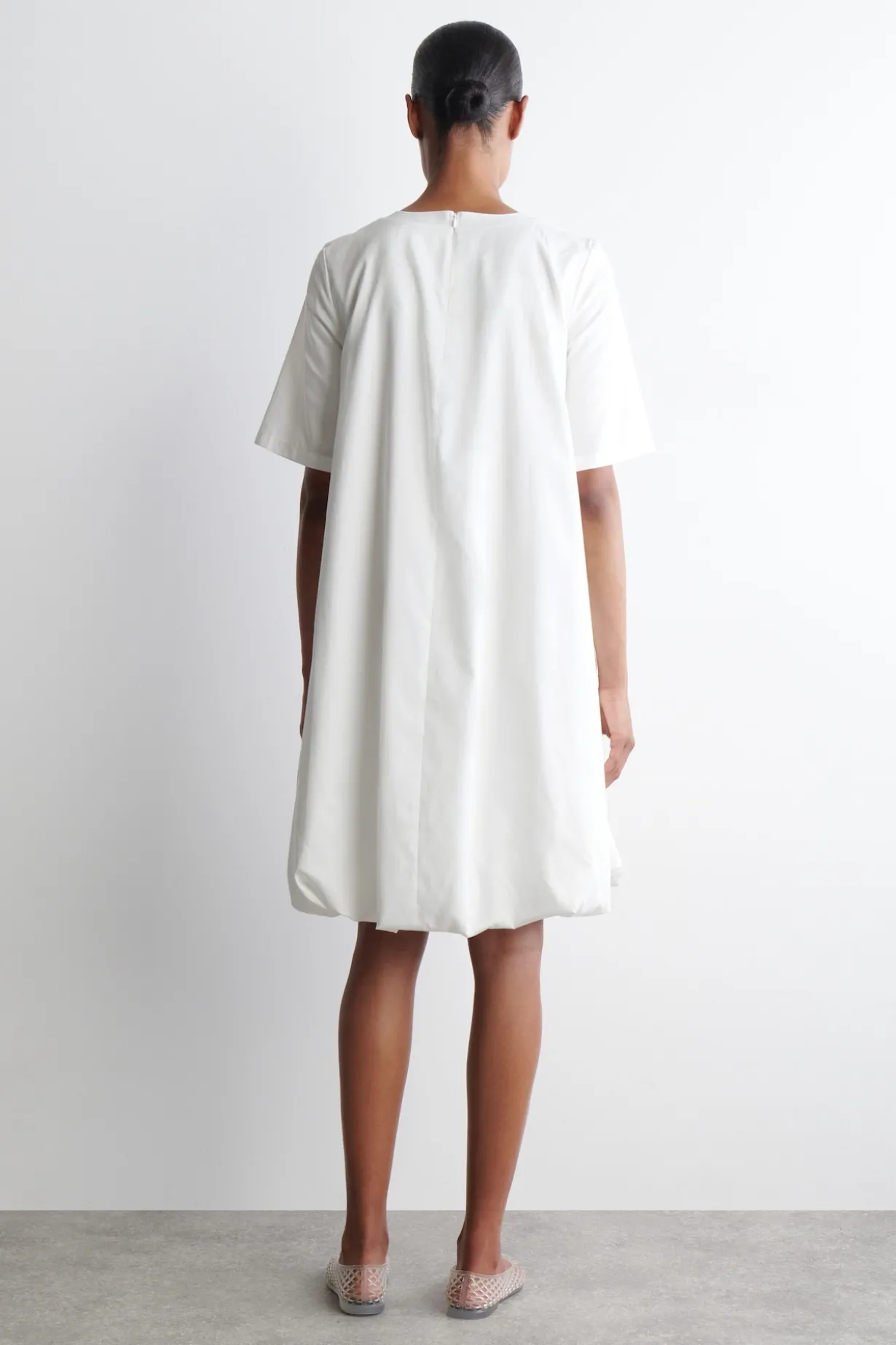 MINIKLEID MIT BUBBLE-SAUM