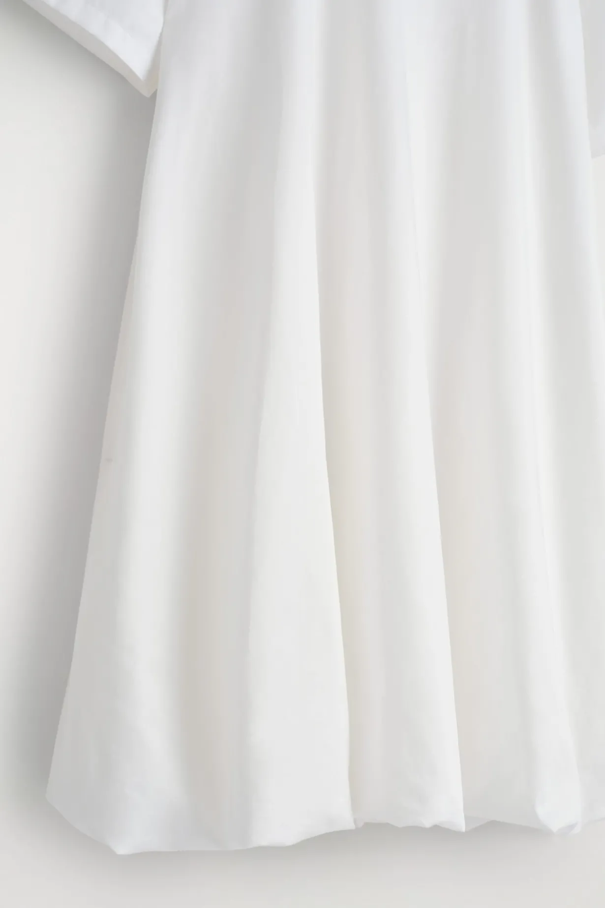 MINIKLEID MIT BUBBLE-SAUM