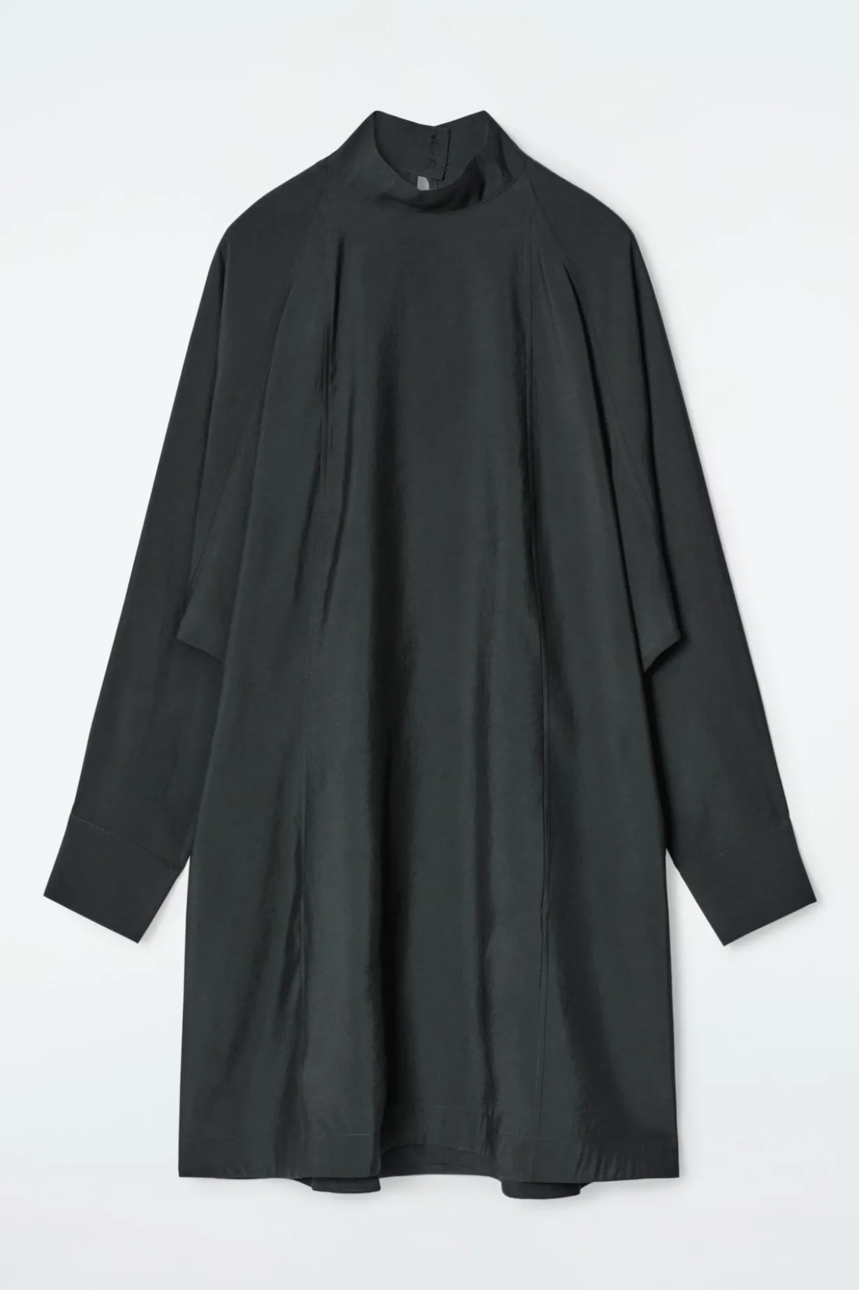MINIKLEID MIT FLEDERMAUSÄRMELN