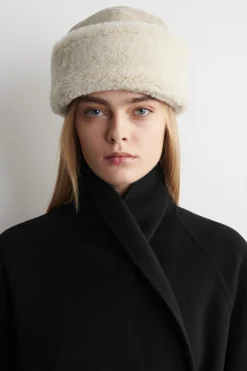 MÜTZE AUS SHEARLING
