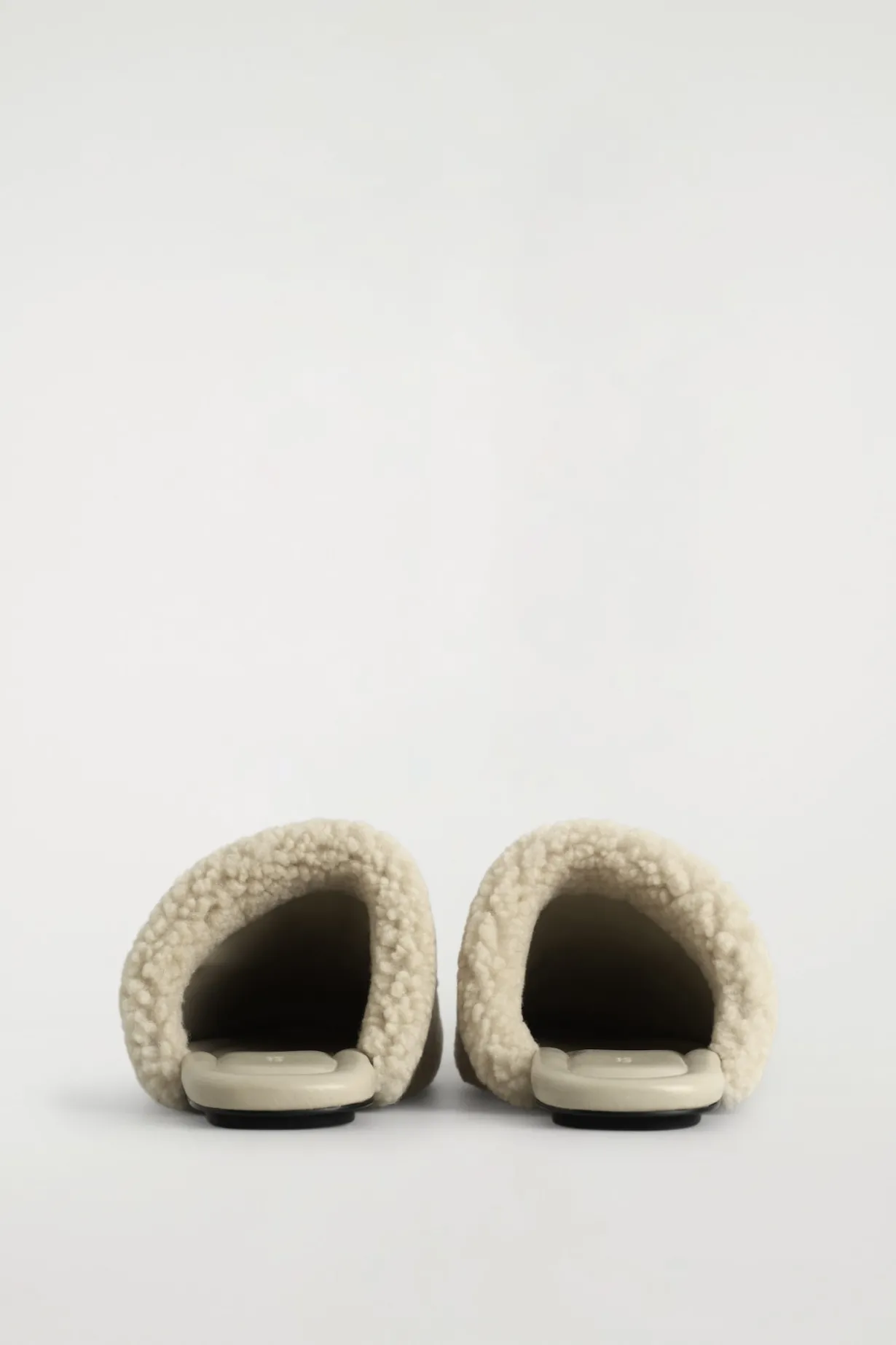 MULES AUS SHEARLING