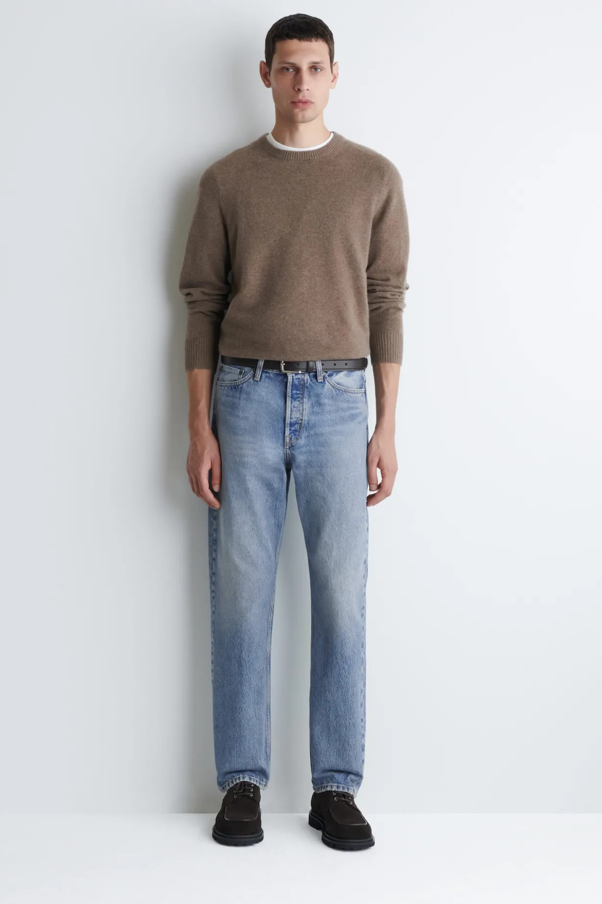 NAHTLOSER KASCHMIRPULLOVER MIT RUNDHALSAUSSCHNITT