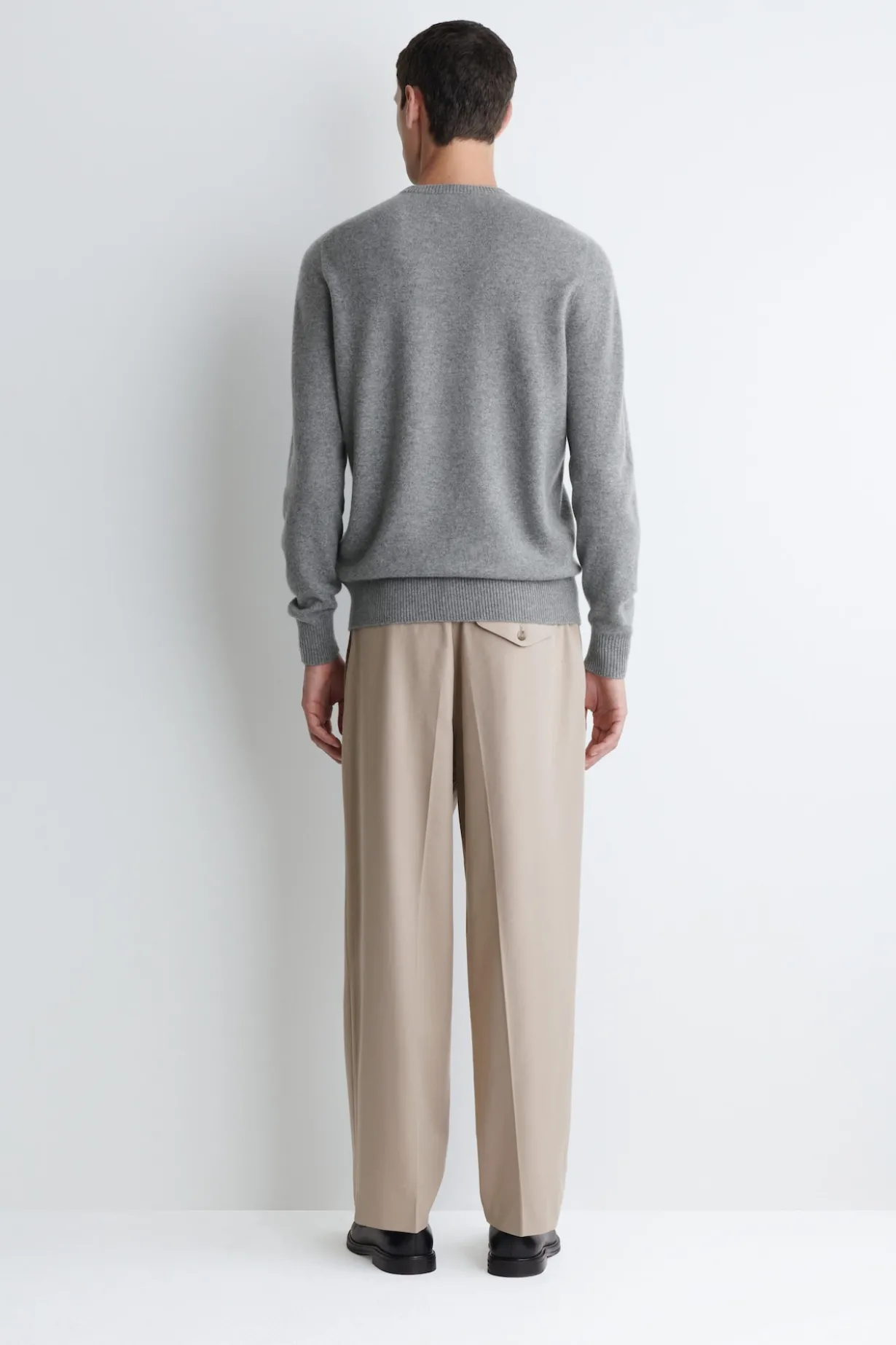 NAHTLOSER KASCHMIRPULLOVER MIT RUNDHALSAUSSCHNITT