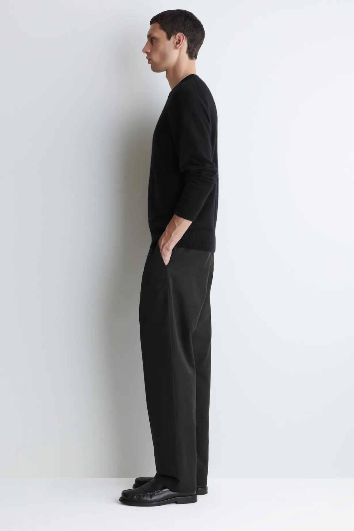 NAHTLOSER KASCHMIRPULLOVER MIT RUNDHALSAUSSCHNITT