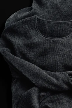 NAHTLOSES LANGARMSHIRT AUS MERINOWOLLE