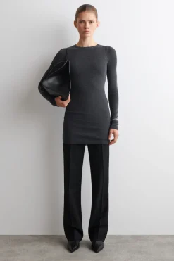 NAHTLOSES MINIKLEID AUS MERINOWOLLE