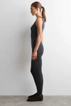 NAHTLOSES MINIKLEID AUS MERINOWOLLE