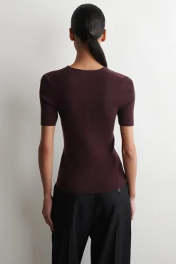 NAHTLOSES T-SHIRT AUS MERINOWOLLE