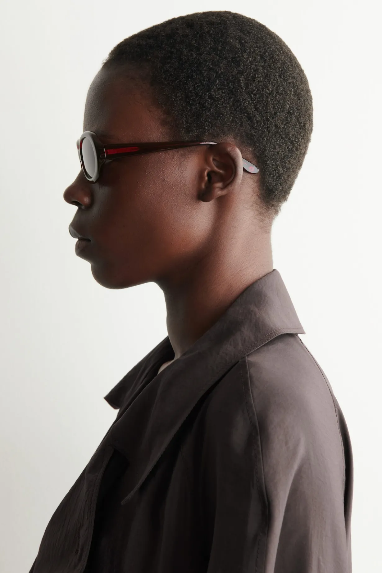 OVALE SONNENBRILLE