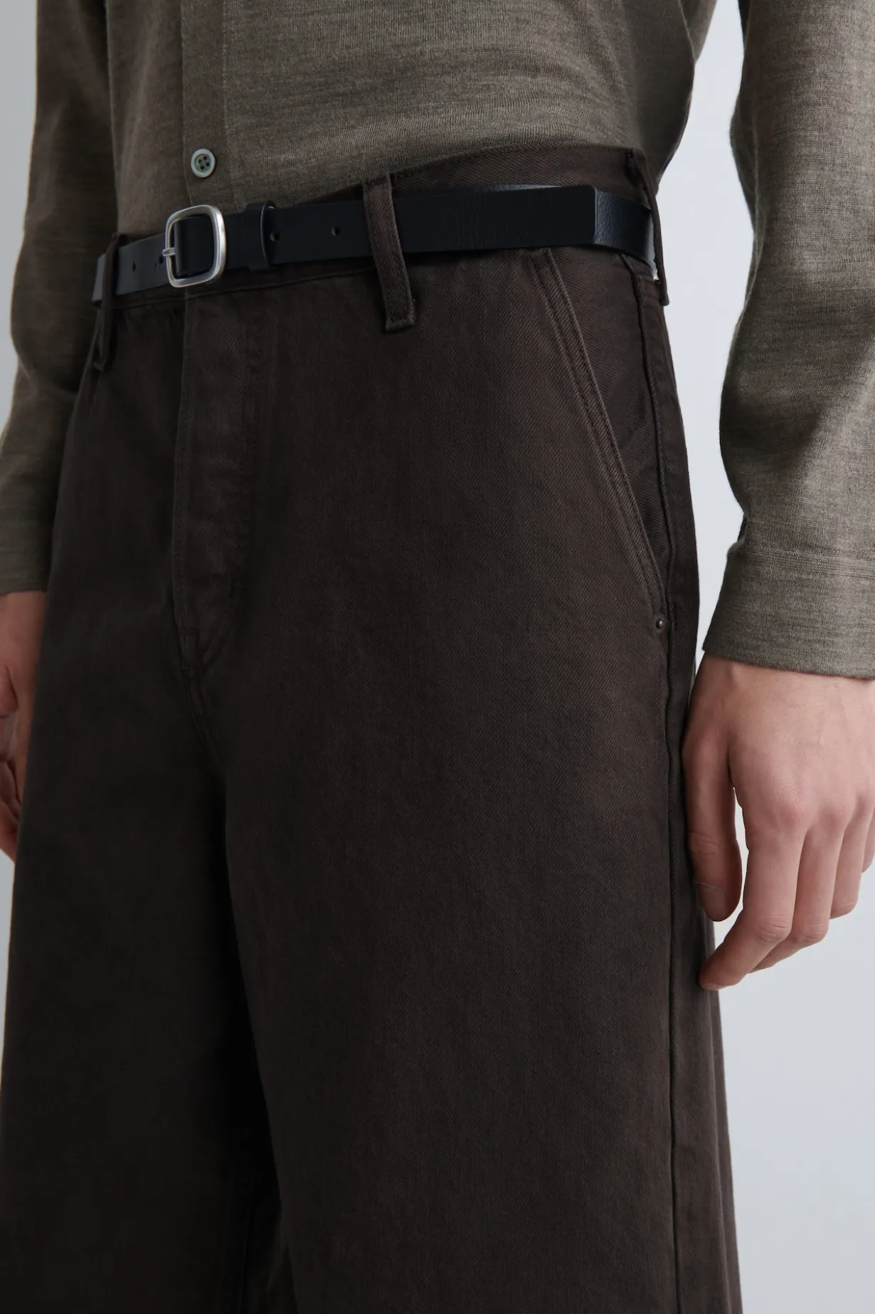 OVERSIZED-HOSE AUS DENIM MIT WEITEM BEIN