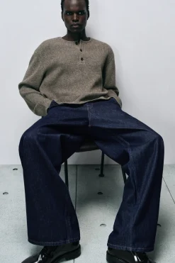 OVERSIZED-HOSE AUS DENIM MIT WEITEM BEIN