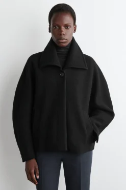 OVERSIZED-KURZJACKE AUS KOCHWOLLE