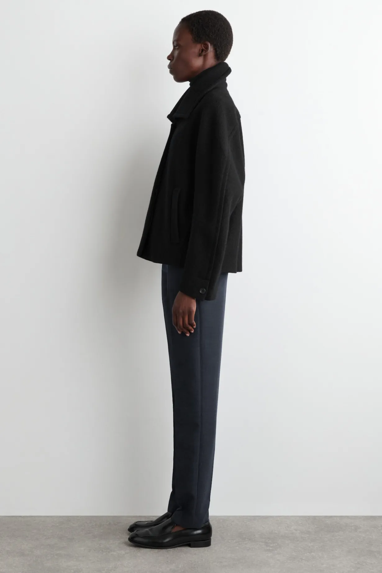OVERSIZED-KURZJACKE AUS KOCHWOLLE
