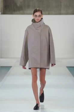 OVERSIZED-LEDERBOMBERJACKE MIT STEHKRAGEN