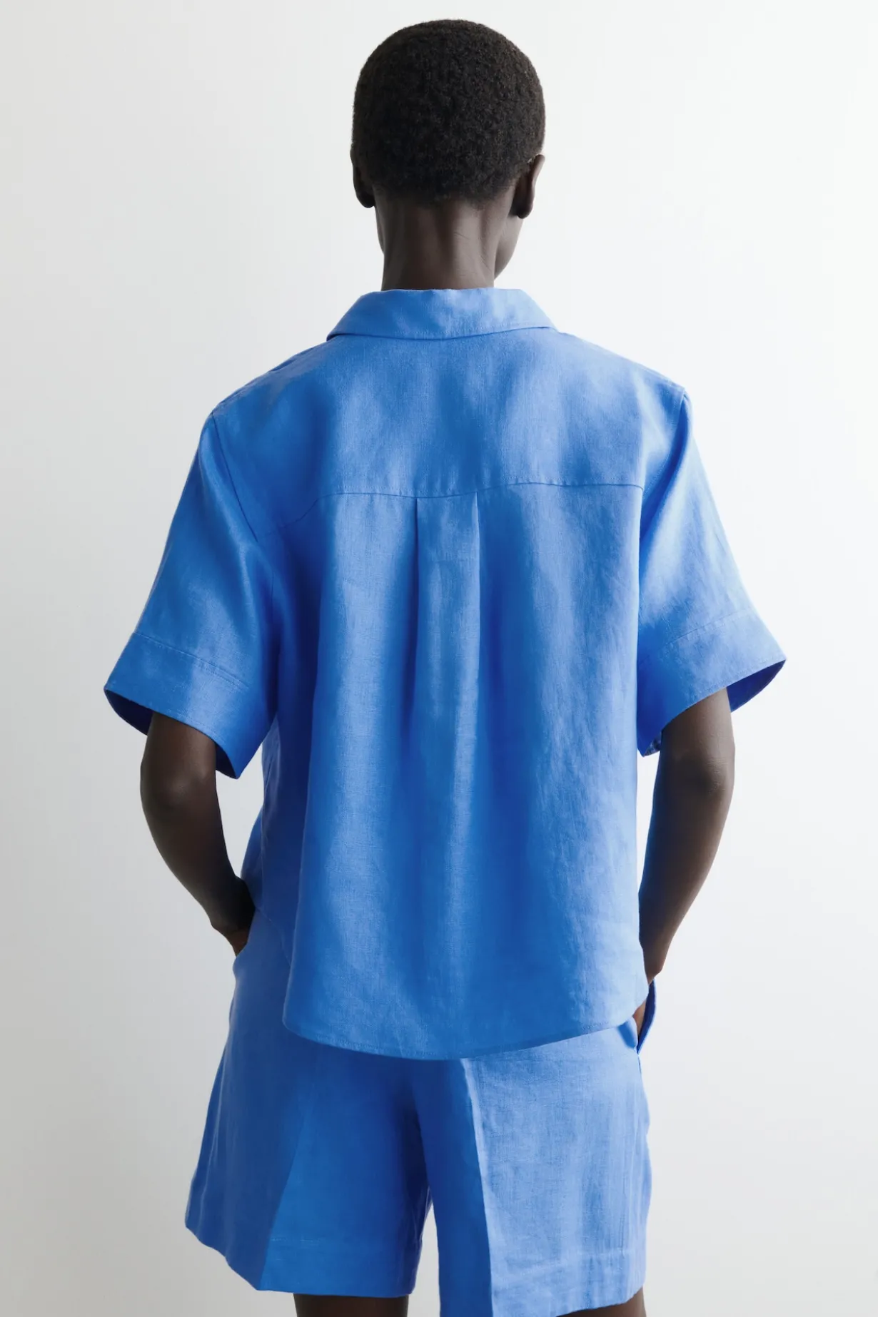 OVERSIZED-LEINENHEMD MIT KURZEN ÄRMELN