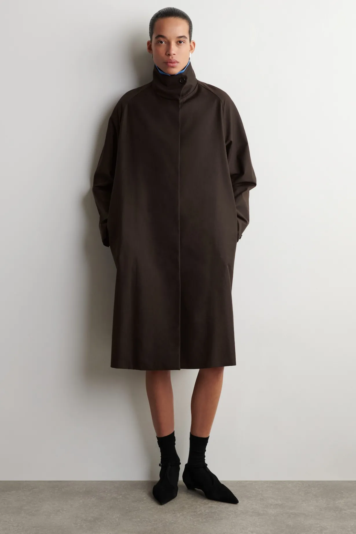 OVERSIZED-MANTEL MIT TRICHTERKRAGEN