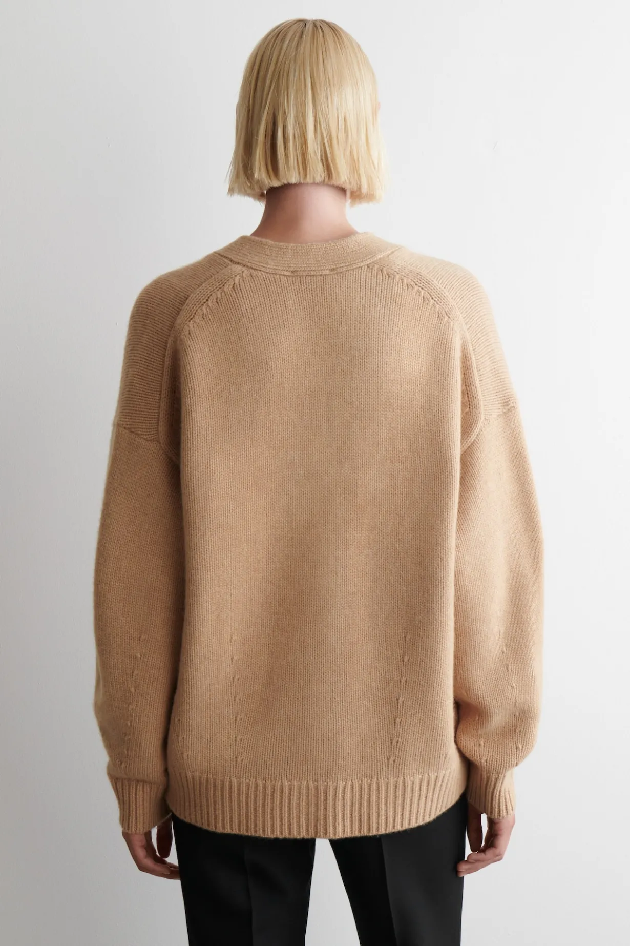 OVERSIZED-STRICKJACKE AUS MERINOWOLLE