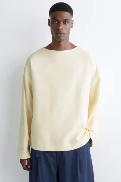 OVERSIZED-SWEATSHIRT MIT U-BOOT-AUSSCHNITT