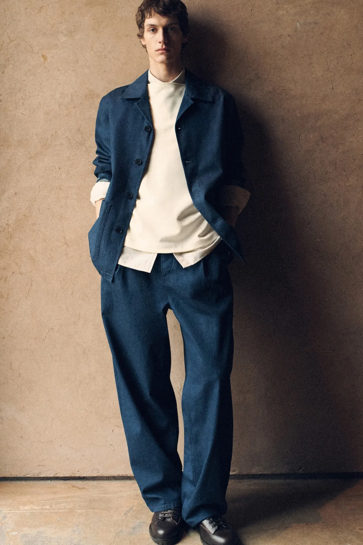 OVERSIZED-SWEATSHIRT MIT U-BOOT-AUSSCHNITT