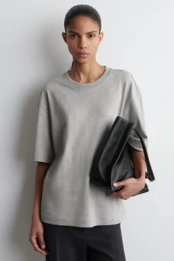 OVERSIZED-T-SHIRT