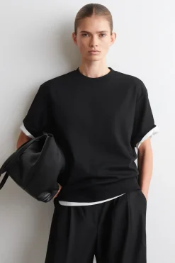 OVERSIZED-T-SHIRT