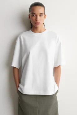 OVERSIZED-T-SHIRT